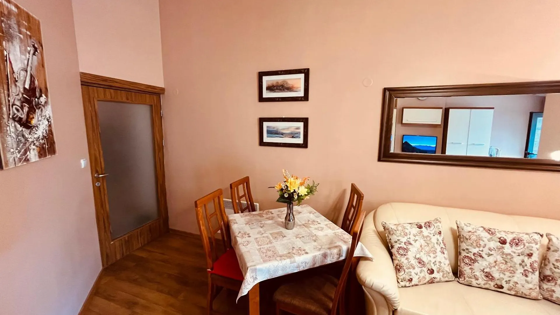Marina Apartment - Mountain View Banszko